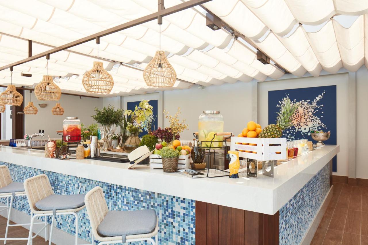 Vida Beach Resort Umm Al Quwain Exteriér fotografie The kitchen of the restaurant