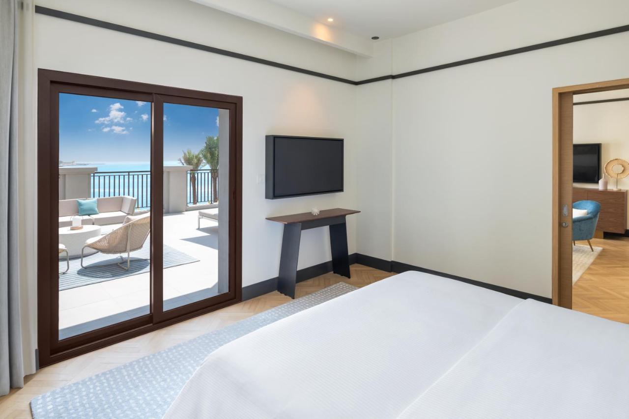 Vida Beach Resort Umm Al Quwain Exteriér fotografie A bedroom at the hotel