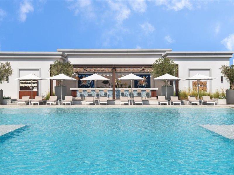 Vida Beach Resort Umm Al Quwain Exteriér fotografie The pool at the St. Regis
