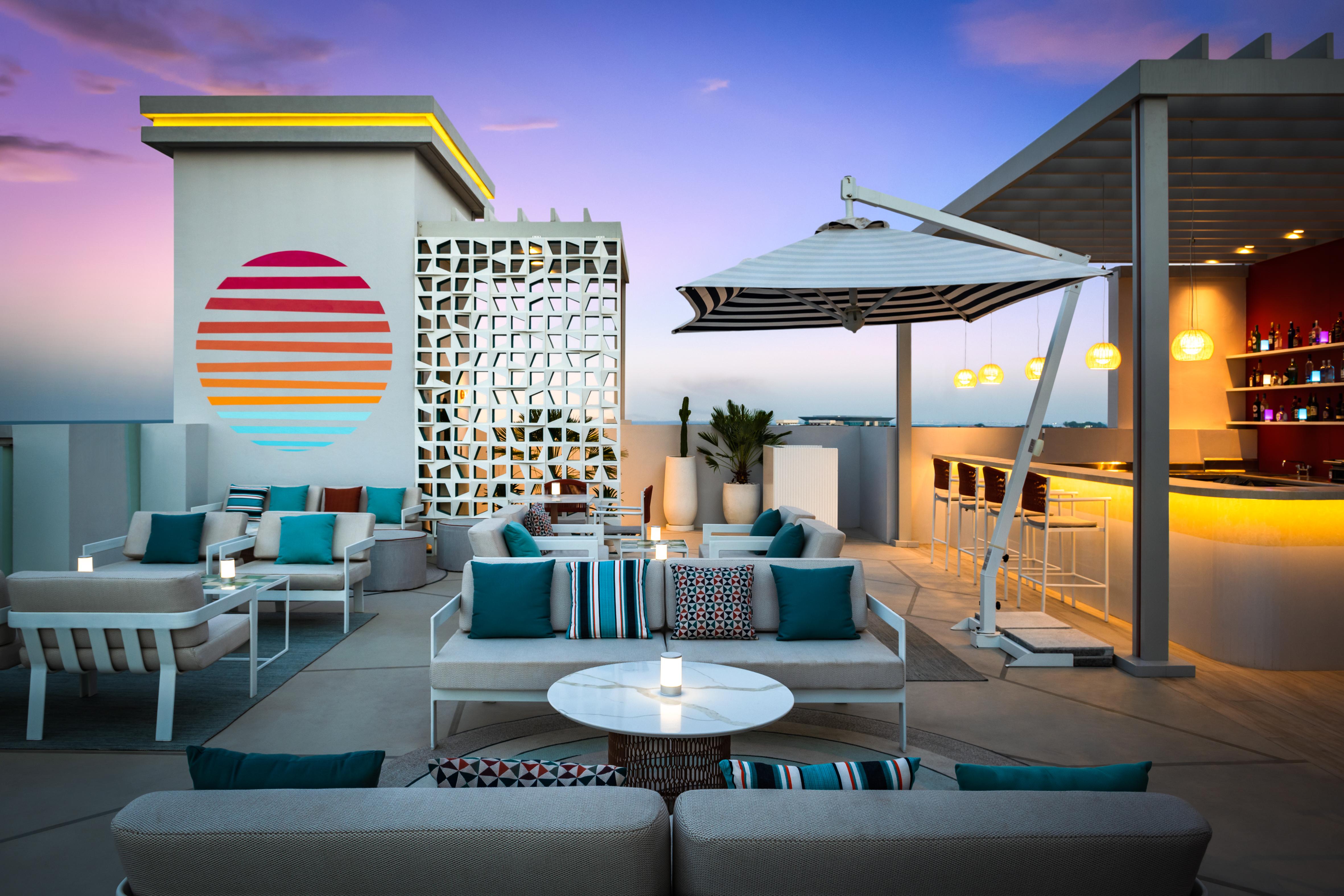 Vida Beach Resort Umm Al Quwain Exteriér fotografie The rooftop bar at the hotel